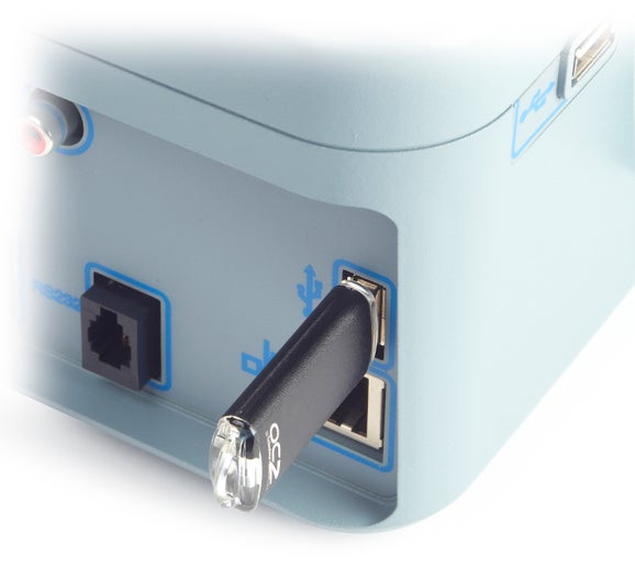 USB Flashdrive inserted in AT1000 Automatic Titrator to load new applications