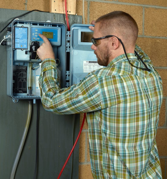 CL17 Chlorine Analyzer (Instrument Only)
