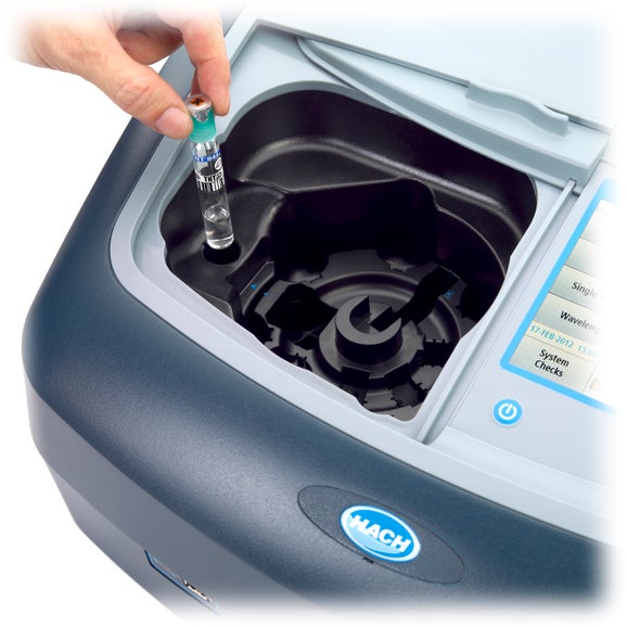 DR6000 UV-VIS Spectrophotometer with easily accessible vial compartment