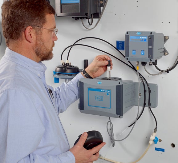 TU5400sc Ultra-High Precision Low Range Laser Turbidimeter with Automatic Cleaning, System Check and RFID, EPA Version